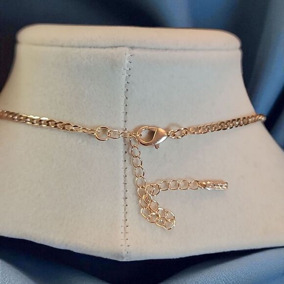 Aldo Gold Tone Rose Charm Necklace With Interchangeable Charms NWT - Picture 4 of 6